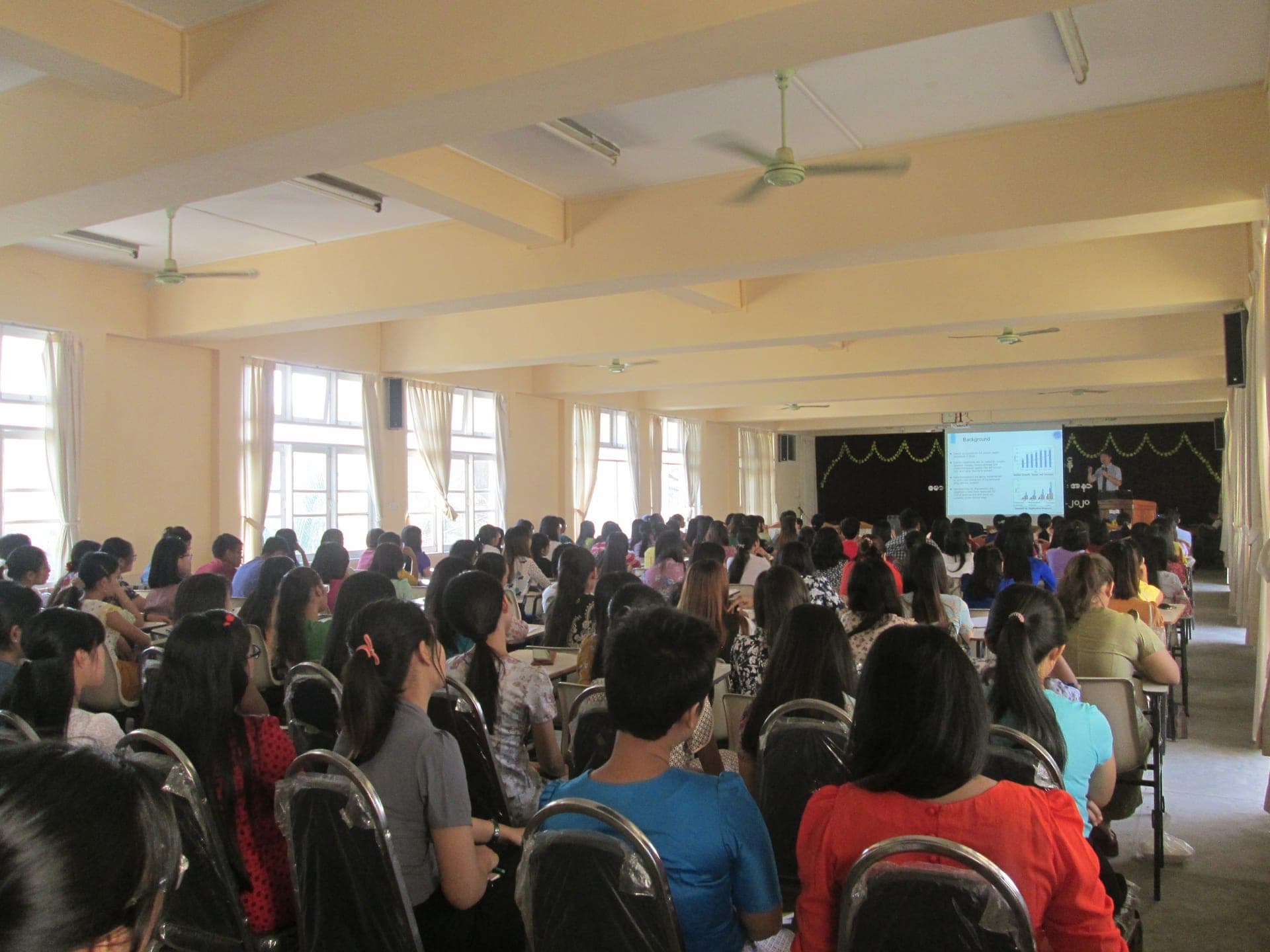 Visiting Lecture "Nanoparticle-mediated combination drug delivery  systems for synergistic cancer treatment"