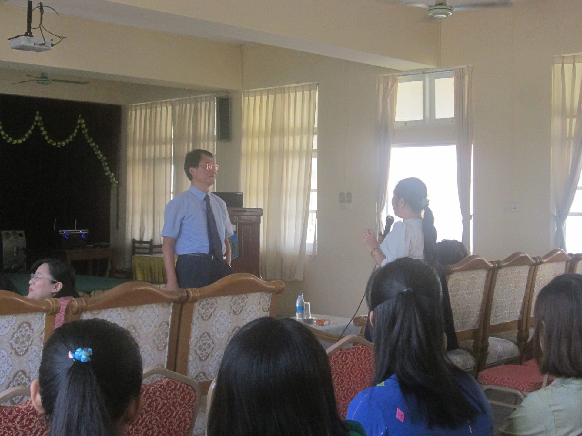 Visiting Lecture "Nanoparticle-mediated combination drug delivery  systems for synergistic cancer treatment"